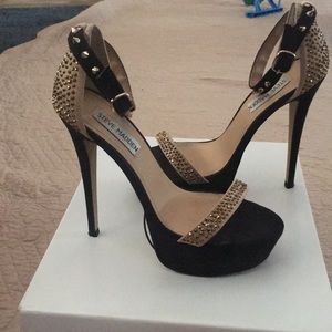 EUC Steve Madden heels!!